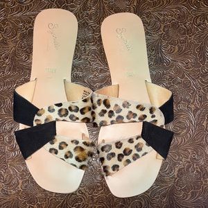 Seychelles size 8 leopard sandals